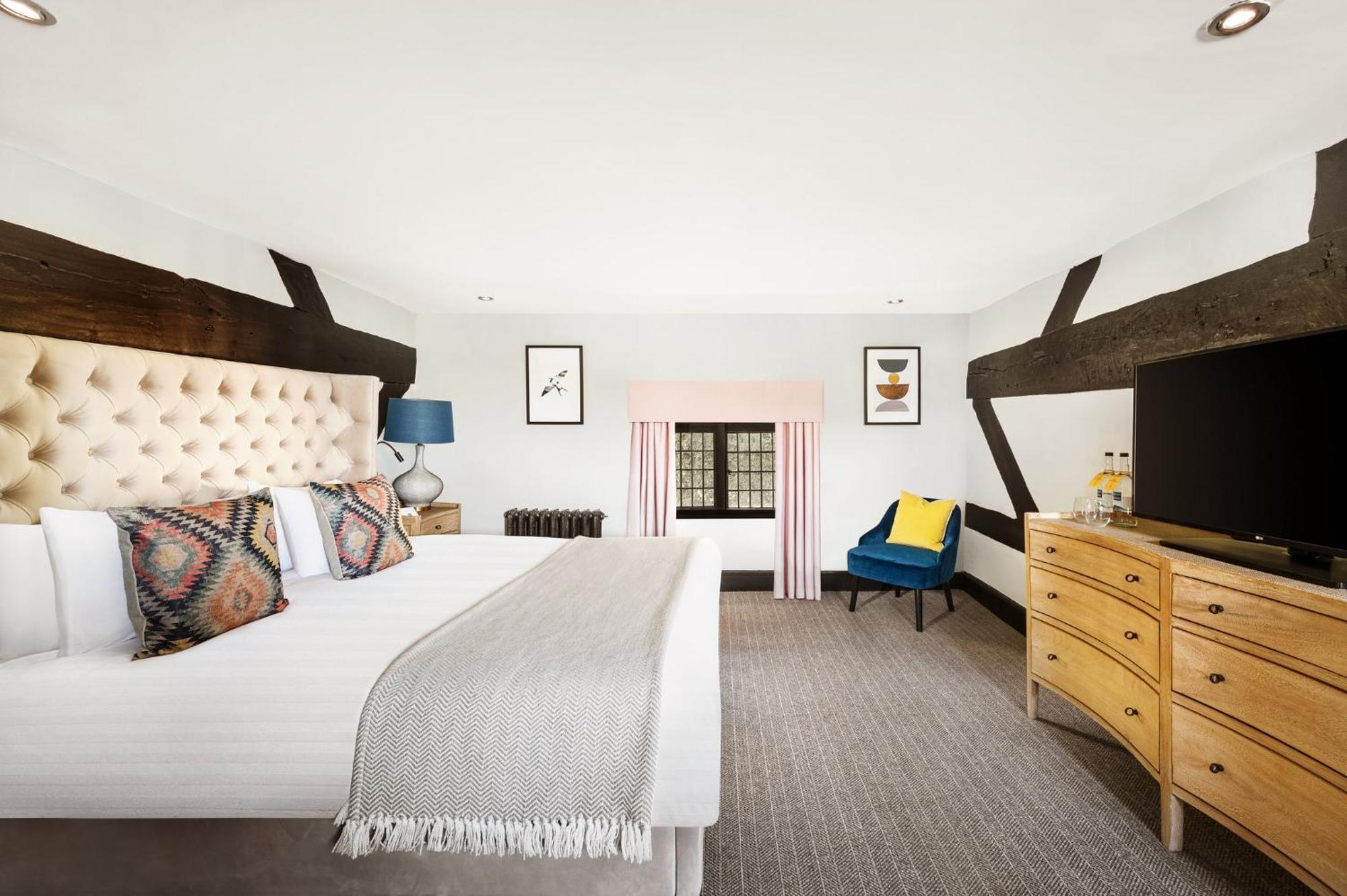 Voco Lythe Hill Hotel & Spa By Ihg 헤이슬미어 외부 사진