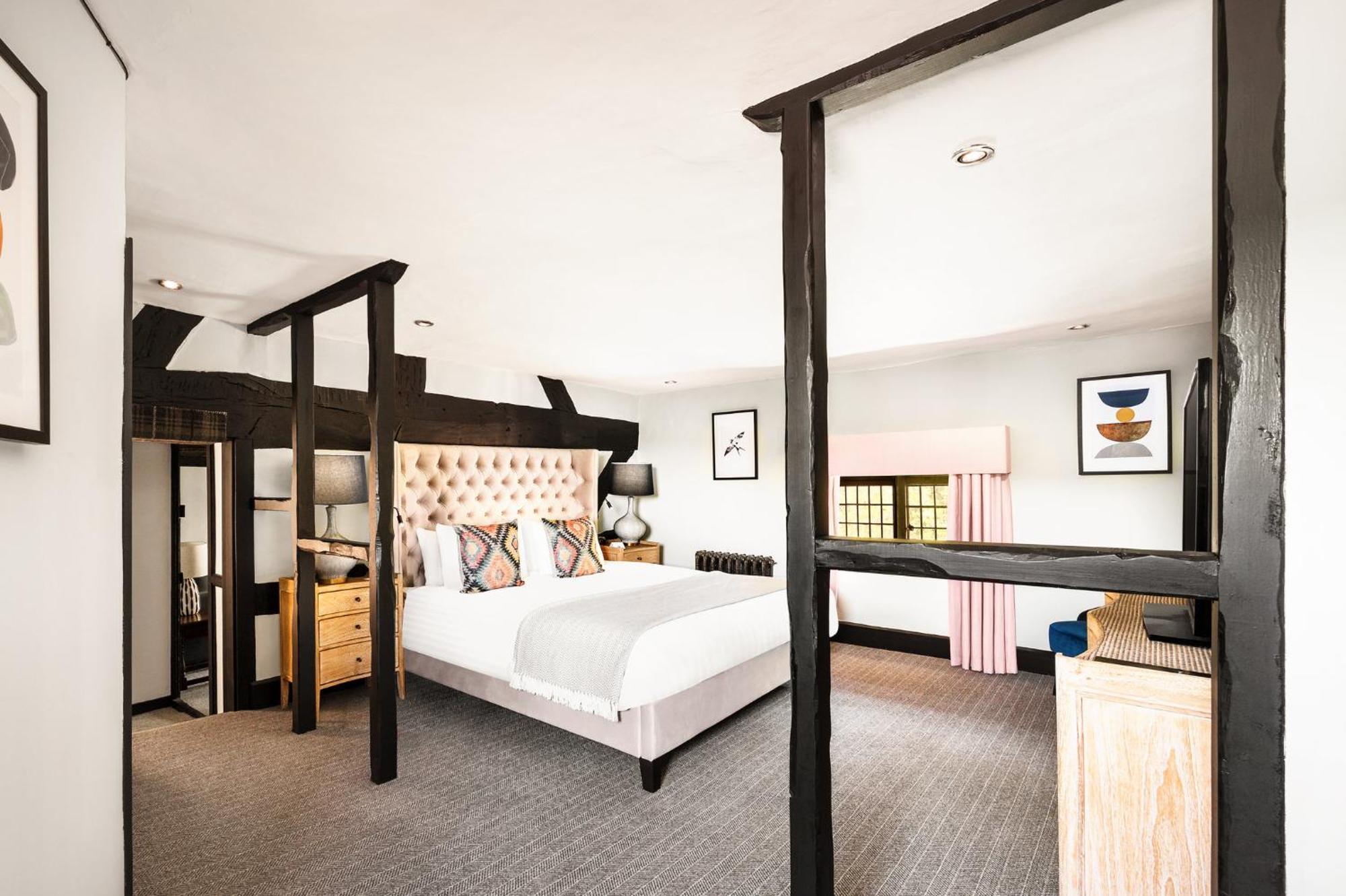 Voco Lythe Hill Hotel & Spa By Ihg 헤이슬미어 외부 사진