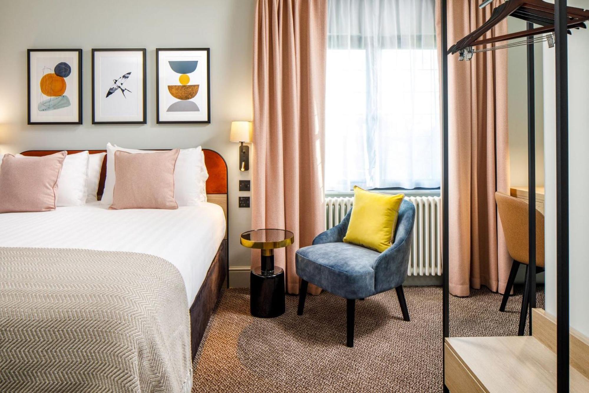 Voco Lythe Hill Hotel & Spa By Ihg 헤이슬미어 외부 사진